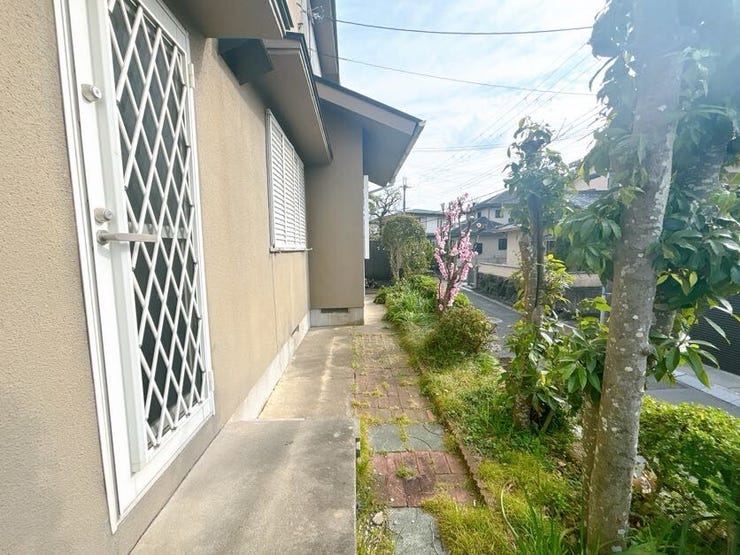 自然に包まれ心が豊かになる明るい街です。新しい住まいで新生活を始めていただくのに最適な環境です。