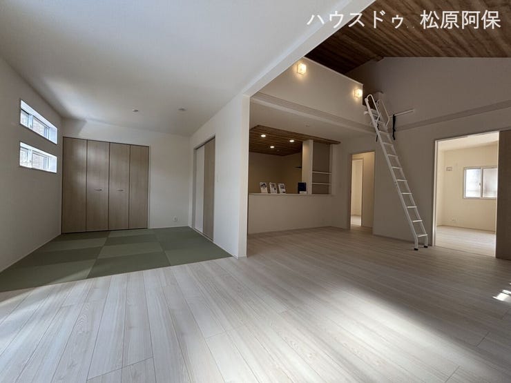 20.25帖のLDK+5帖のタタミコーナー