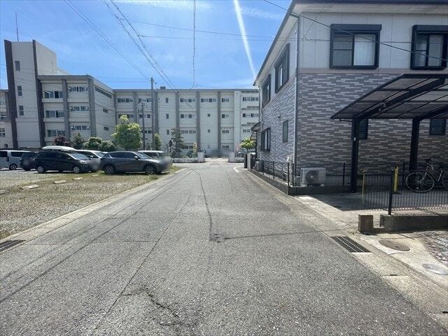 ≪東側南向き 幅約6.0m≫
道路幅が広いので、向かいの住宅とも距離があるため日当たりも確保しやすいです。