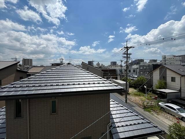 3階5帖洋室からの眺望です。移り行く景色を眺めてリラックスできますね♪