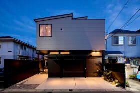 【工務店のご紹介例】
（株）bond home施工の外観写真です！
室内写真などは資料請求からお送りできます！お気軽にお問い合わせください！