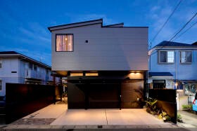 【工務店のご紹介例】
(株)bond home施工の外観写真です!
室内写真などは資料請求からお送りできます!お気軽にお問い合わせください!