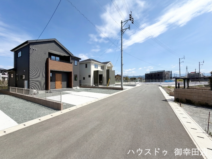 ■理想を叶える新しい暮らしの舞台■高いデザイン性と機能性を兼ね備えた住まい。ここで、家族の新しい物語が始まります。