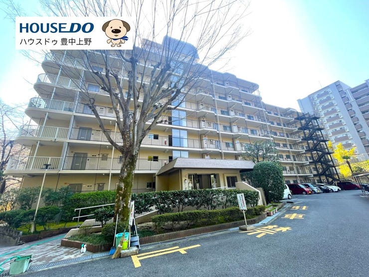 阪急千里線「山田駅」大阪モノレール線「山田駅」の2沿線2駅が利用でき、通勤・通学に便利な立地です。スーパー、教育施設、公共施設が近く、毎日の暮らしがスムーズに進む住環境が魅力です。