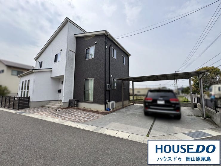 駐車は敷地北側カーポートに3台駐車可能となっております!