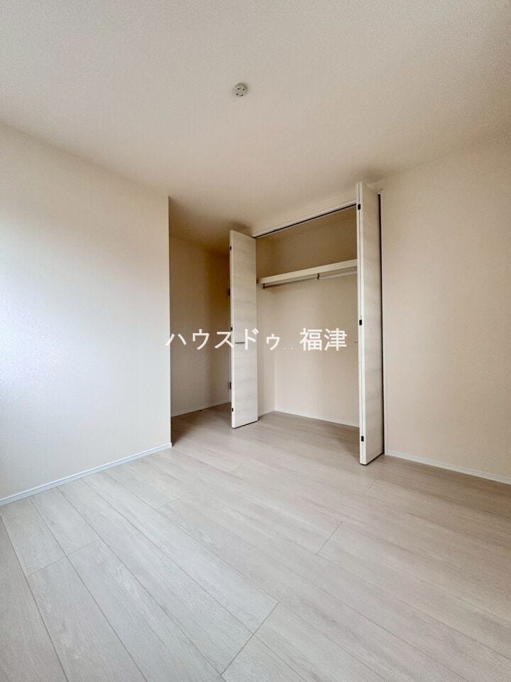 約6.0帖の洋室です♪
全居室フローリング住宅!お掃除ロボットも大活躍です♪
《福津市西福間3丁目 新築戸建》