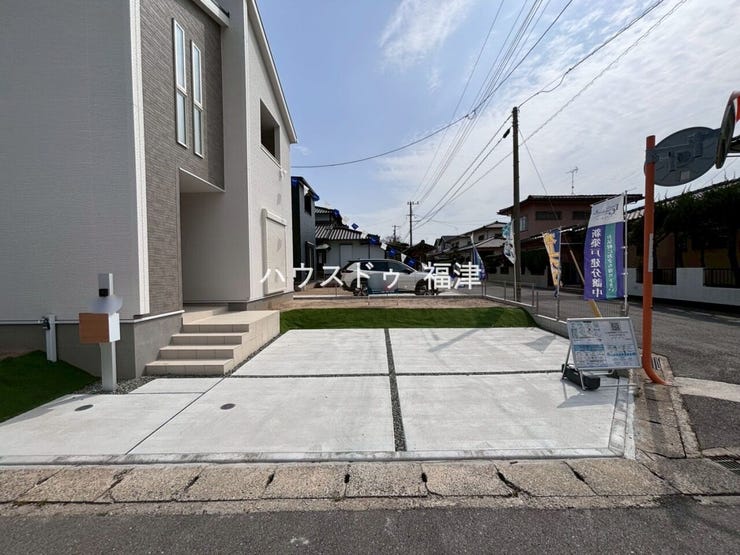 駐車は並列2台可能!
ご夫婦で1台ずつ所有できます。
《福津市西福間3丁目 新築戸建》