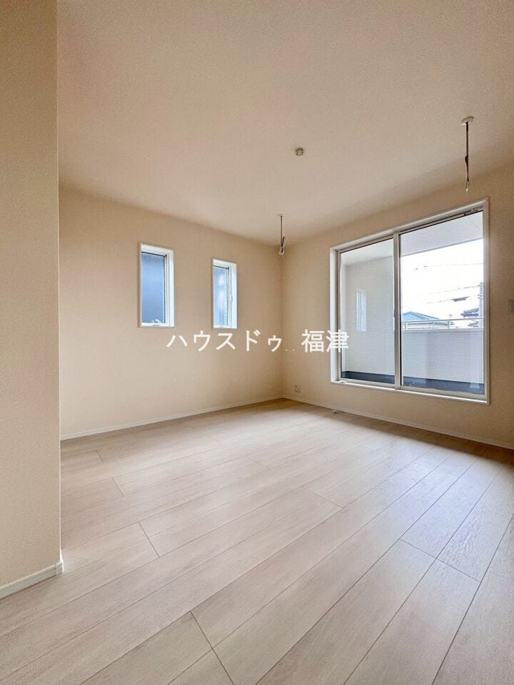 主寝室は室内干しも出来ます♪
《福津市西福間3丁目 新築戸建》