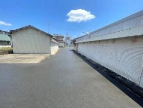 岸和田市小松里町