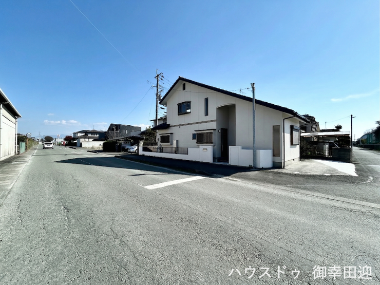 ■理想を叶える新しい暮らしの舞台■高いデザイン性と機能性を兼ね備えた住まい。ここで、家族の新しい物語が始まります。