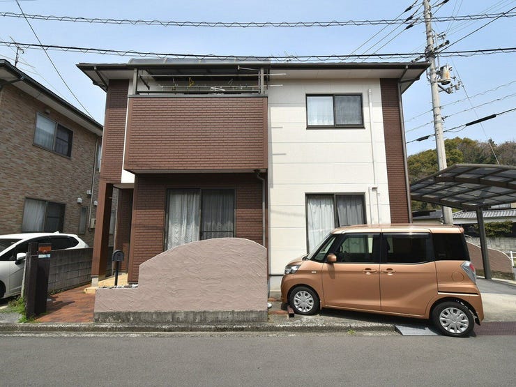 外観を南側より撮影