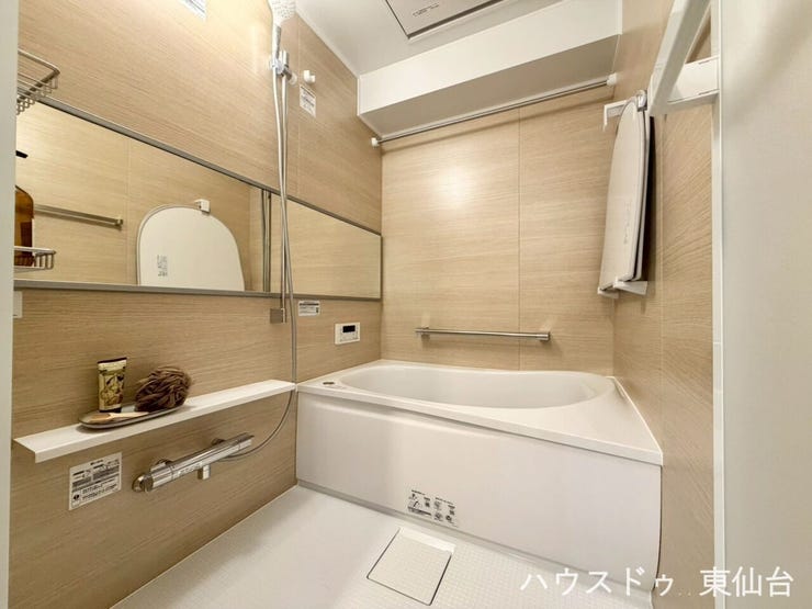 入浴以外はお洗濯物も乾かしてくれる働きもののお風呂です♪