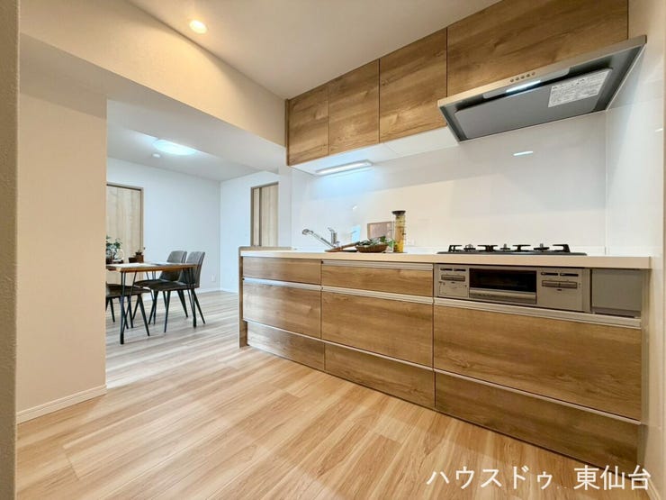 お好みのカップボードを置くスペースもありますね♪