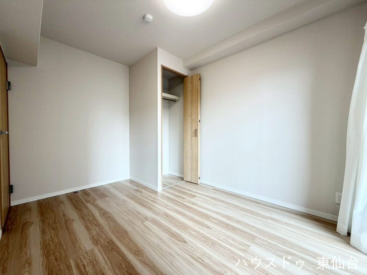 お掃除も楽々なフローリングです♪