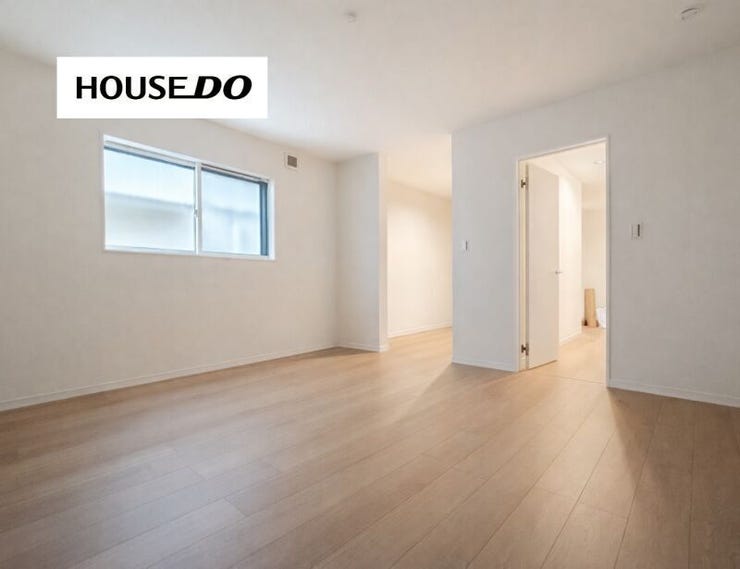 ゆとりある広さでベッドも置きやすい主寝室向きのお部屋♪