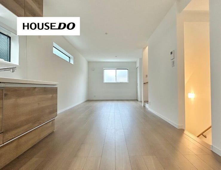 奥行きのあるリビング空間!大きめソファやダイニングもゆったり置けます◎