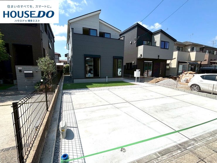 【大野城市若草 新築戸建て】■駐車スペース3台分■ウォークインクローゼット2つで、お住まいの収納力をアップ!