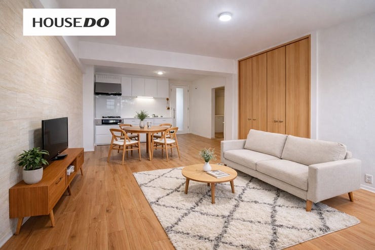 【リビング】
奥行きのあるリビングダイニングで、家具の配置もしやすい間取り。暮らしに合わせて心地よい空間づくりができます。※AIでインテリアを配置したイメージ図です