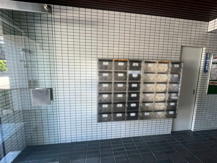 ポストになります。