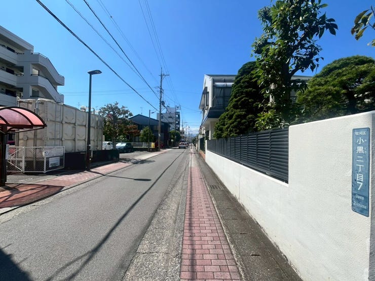 前面道路になります。