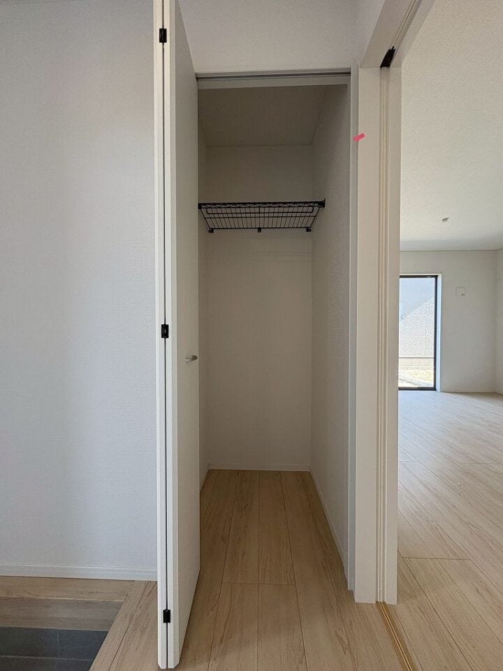 散らかりがちな玄関もスッキリと保てる玄関収納!