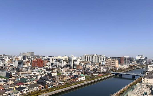 朝日の気持ちい東向き!リバビューを眺めながら、癒しのひとときをお過ごしください♪