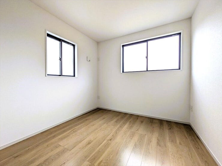 【同社施工例】二面採光で、明るく、風通しのよい空間が広がっています