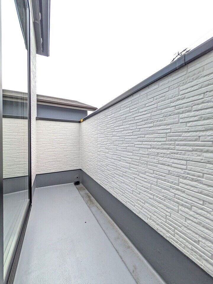 【同社施工例】奥行きのあるバルコニー