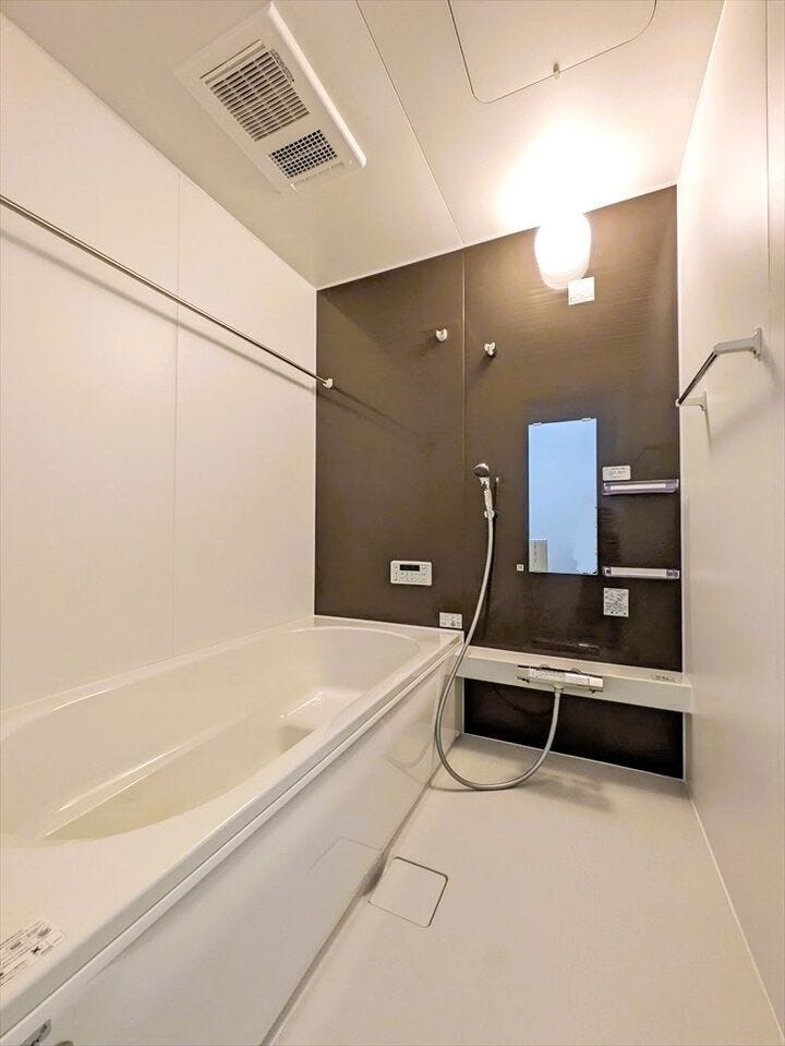 【同社施工例】広い浴槽で足を伸ばしてゆったりとくつろいでください♪