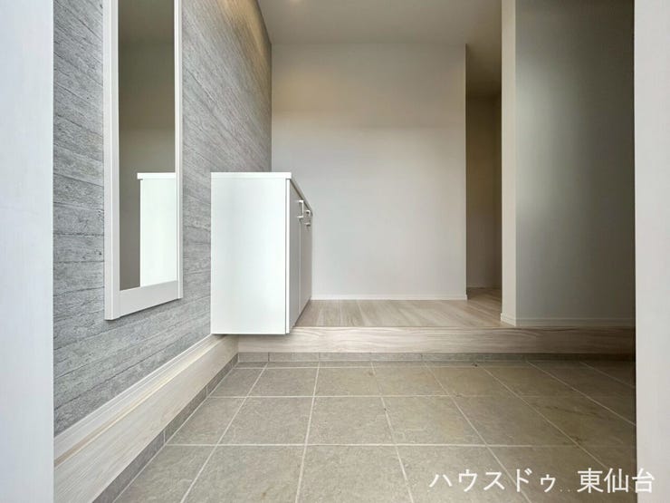 生活空間の隠れる玄関です♪