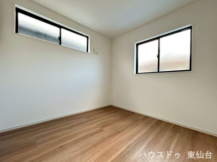 家具の配置を妨げない窓の位置が技ありです♪