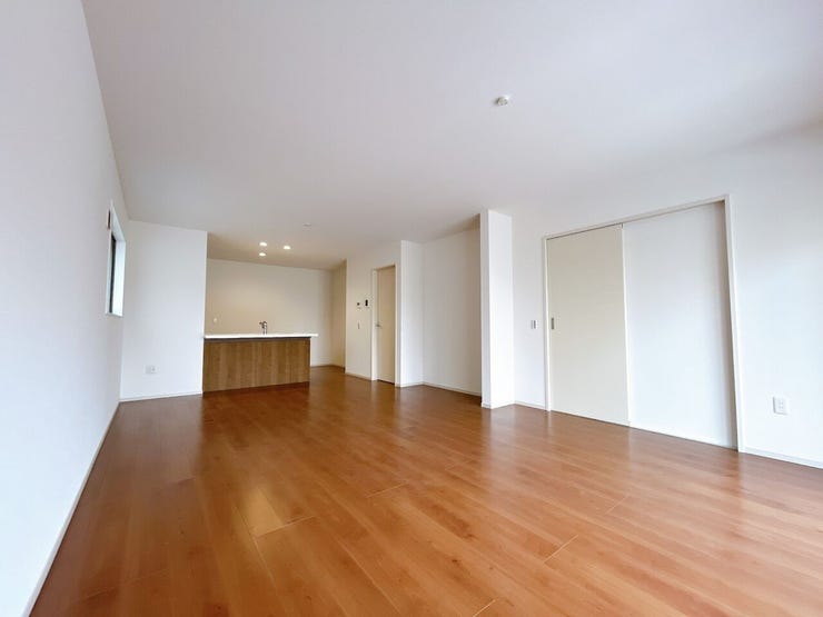 キッチンに立っていてもリビングのご家族の様子を見守れるLDK◎