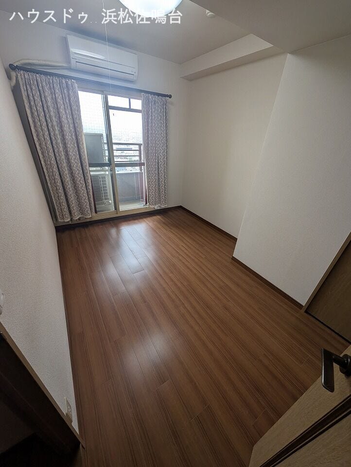北東側洋室5.8帖