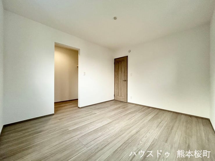 ■2階7帖洋室■心からリラックスできる静けさ、上質な眠りで、毎日をリセットします。明日への活力を養う空間です。