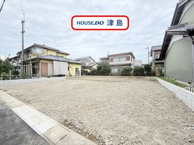 ゆとりある19帖LDKはキッチン横に洗面室・浴室を配置した家事動線に優れたレイアウトです。家族と顔を合わせる機会が増えるリビングイン階段♪「ただいま!」「おかえり!」の会話が家中に響きます。