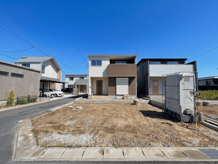 騒音や混雑が少ない閑静な住宅街は、家族連れや静かな暮らしを求める方におすすめです!
さらに当物件と同様の物件の見学が可能です!気になる方はお気軽にお問い合わせください♪