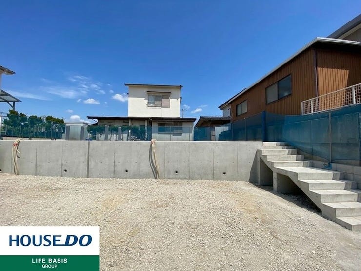 【外観】
【建築中 造成段階】成長する街と住まいを見届ける、特別な機会!建築中だからこそわかる安心と信頼。これからの街並みやご近所の雰囲気も一緒に感じながら、理想の住まいを手に入れましょう。
