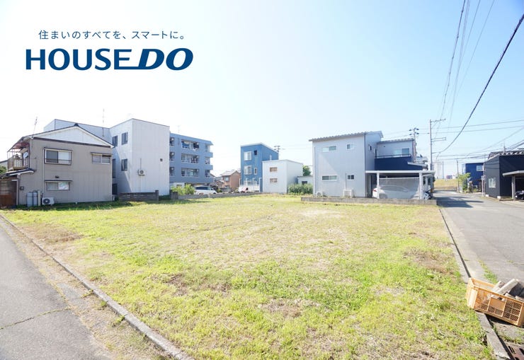 【外観】
土地面積167.25㎡(約50.59坪)・東南角地(東側間口約16.62m・南側間口約8.10m)♪現況更地・現況渡しとなっており、建築条件はございません♪皆様よりのお問い合わせお待ちしております♪