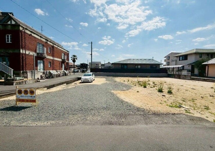 【外観】
◆70坪以上の広々とした敷地!
◆建築条件なし!お好きなメーカーで建築できます♪
◆徒歩圏内に生活施設多数あり!
◆主要道路へのアクセスも良好な便利な立地です!