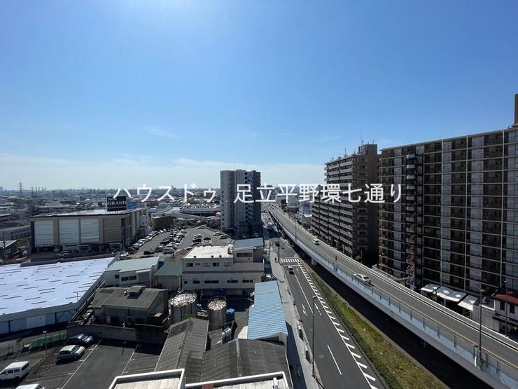 最上階からの眺望が魅力。遠くまで見渡せる開放的な景色で、日々の暮らしにゆとりを与えます。