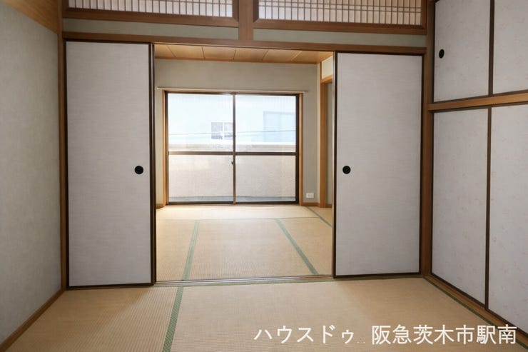 陽当たり良好、落ち着いた雰囲気の広々とした和室空間です