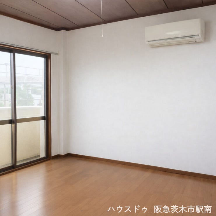 自然光が差し込む開放的な空間と落ち着いた内装が魅力の快適な住まいです