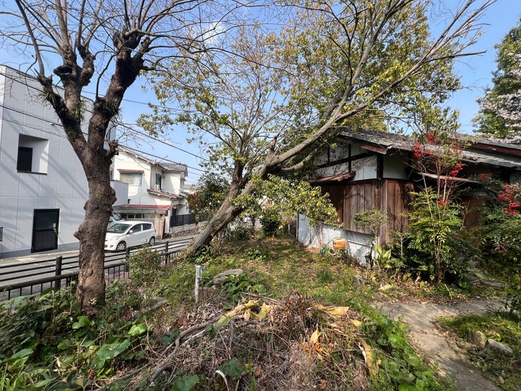 ・建築条件なしのためお好きな建築会社で建築可能。広い敷地を活かしたプランニングが可能です。