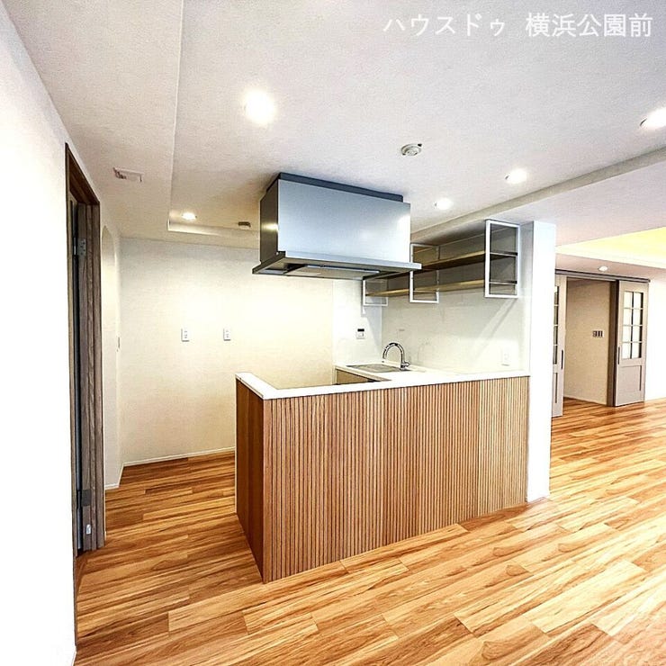 L字型のシステムキッチンを採用しています。