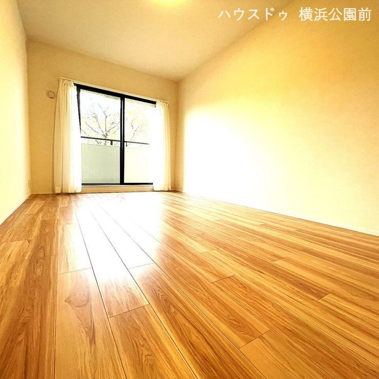 約7.9帖の洋室です。こちらは客間としてのご利用も可能です。