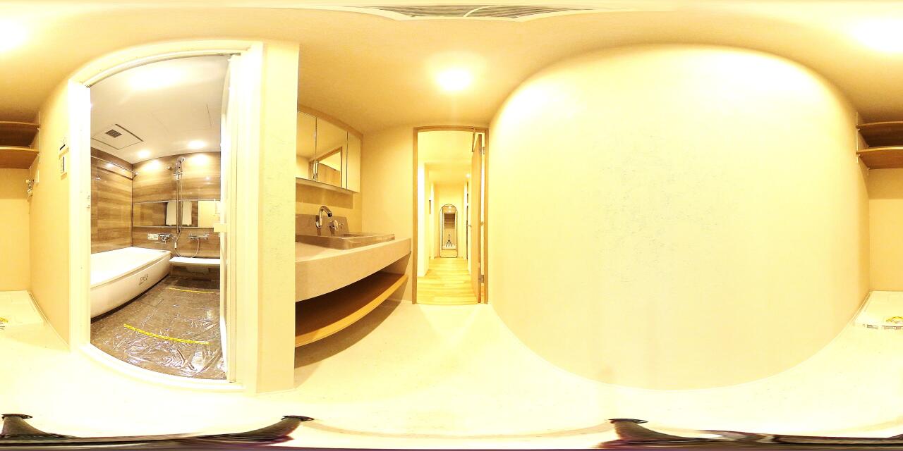 西側の洗面所の360度写真です。洗面所はこちらと北側の2ヶ所ございます。