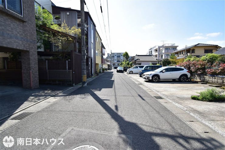 【前面道路】南向きの前面道路幅は約6mです!