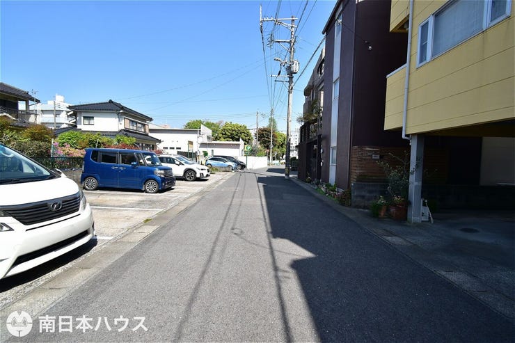 【前面道路】南向きの前面道路幅は約6mです!