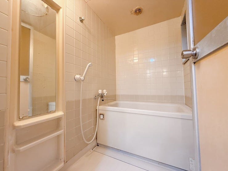 1日の疲れを癒してくれる浴室です。