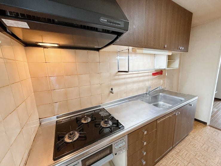 大きなシンクと調理台で、キッチンでの作業がはかどります♪